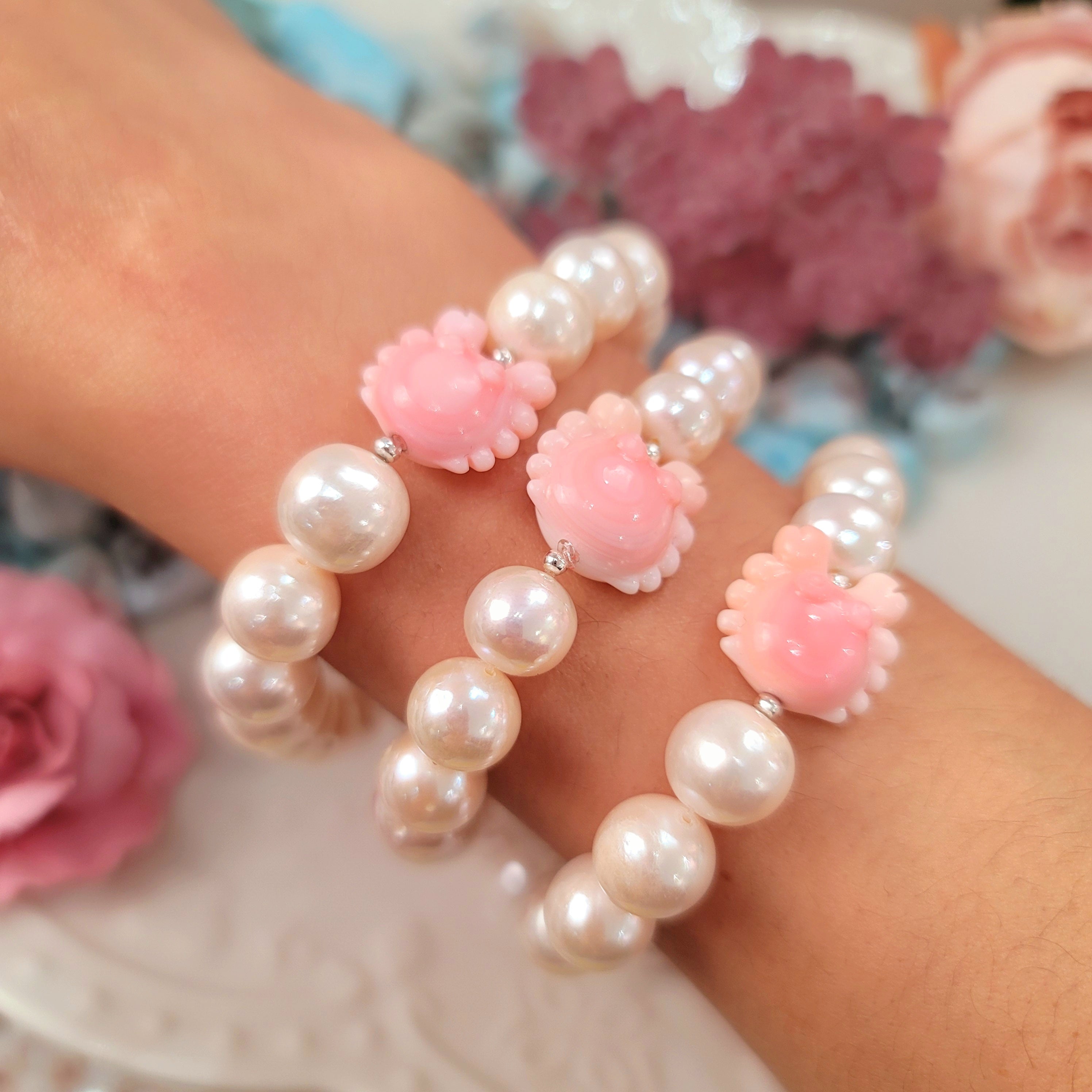 Conch Shell Crabbie with Freshwater Pearls Bracelet for Abundance, Honesty and Wisdom