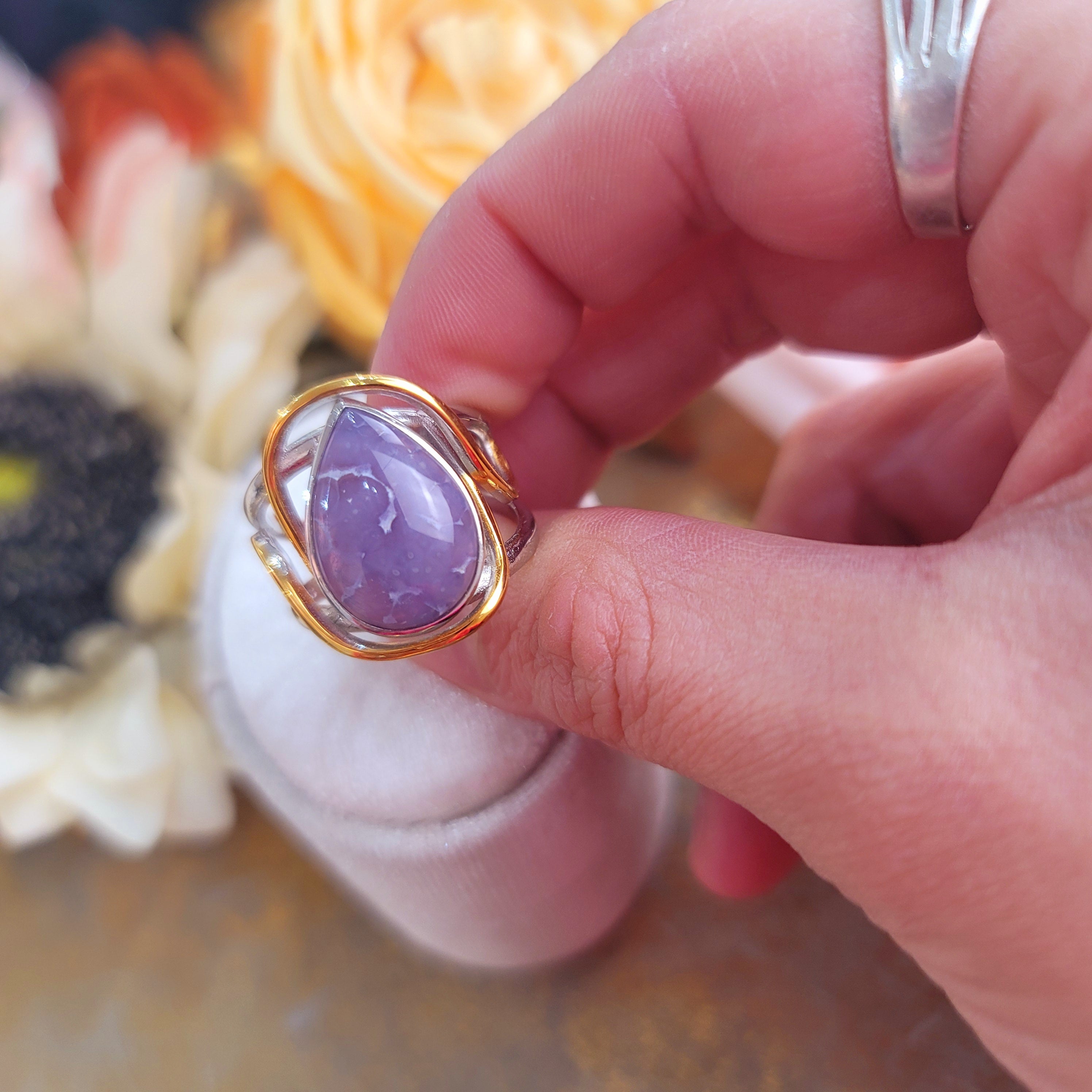 Grape Agate Purple Chalcedony Finger Bracelet for Dream Recall, Intuition and Meditation