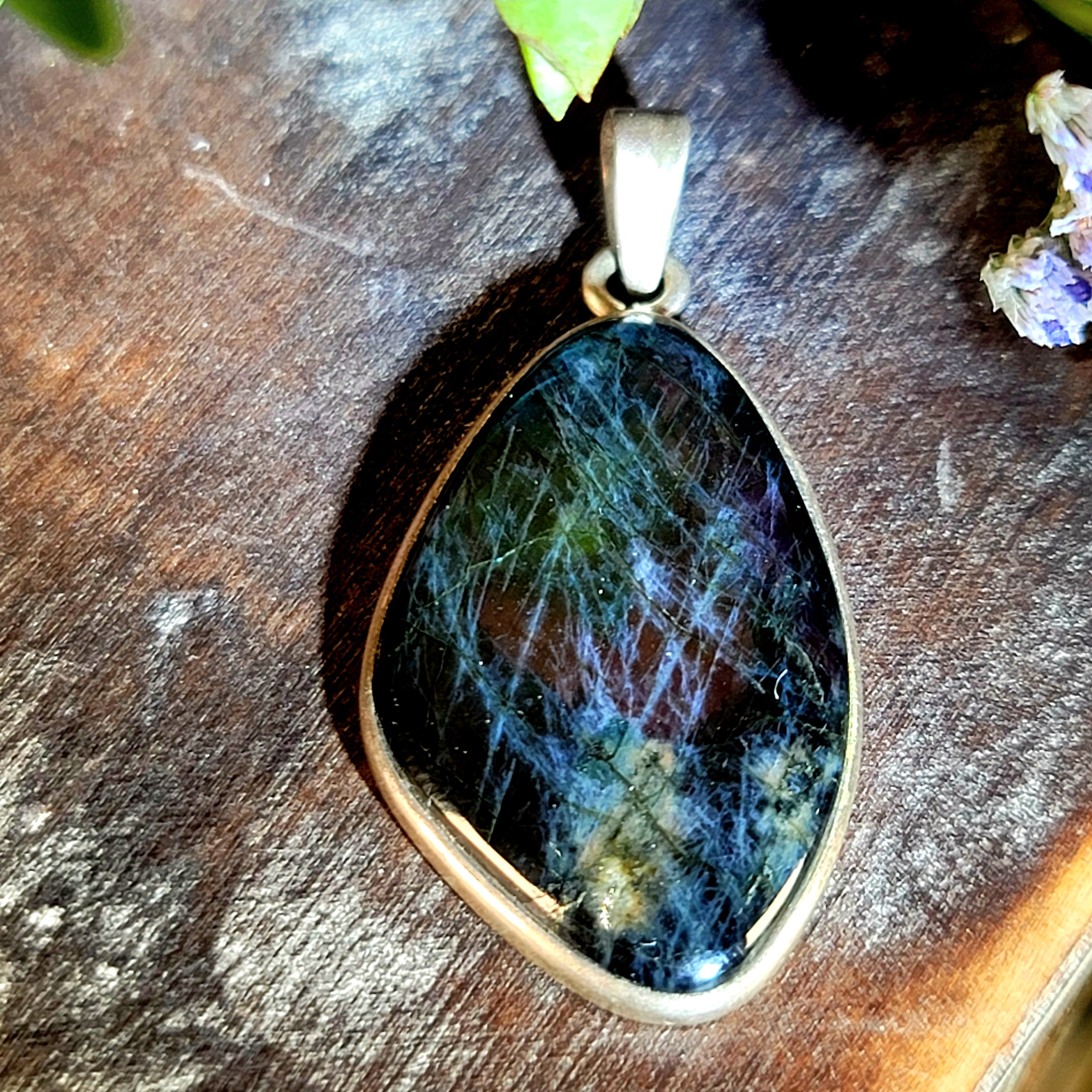 Spectrolite Pendant .925 Silver for Intuition, Magic and Transformation