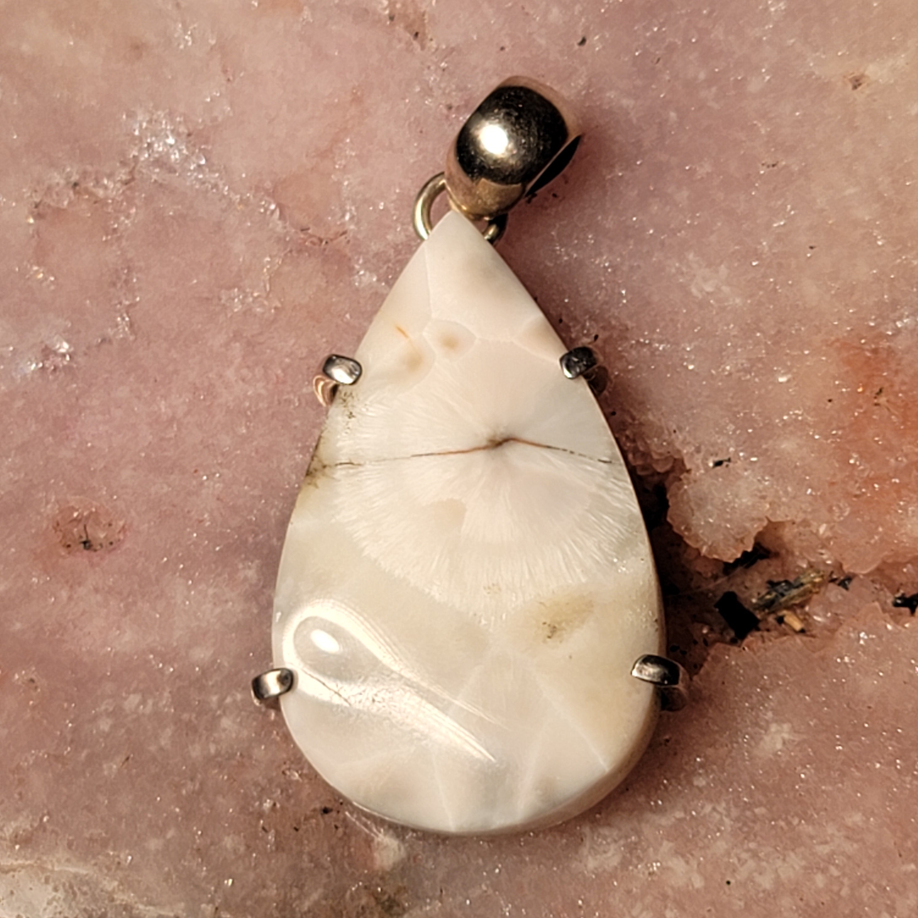 Pink Natrolite Pendant .925 Silver for Channeling, Psychic Abilities and Awakening of your Third Eye Chakra