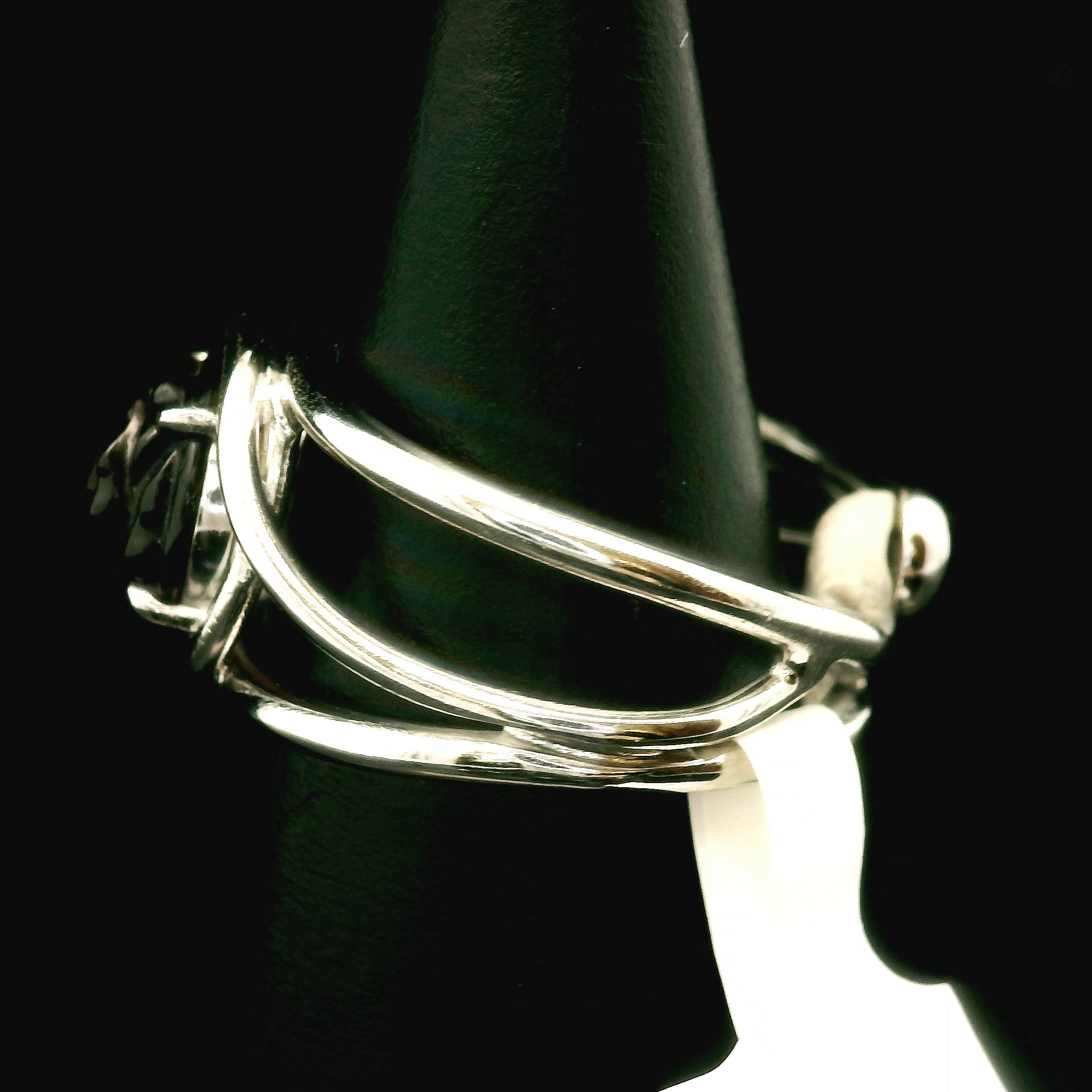 Garnet Flower Cuff Ring .925 Silver for Health and Strength