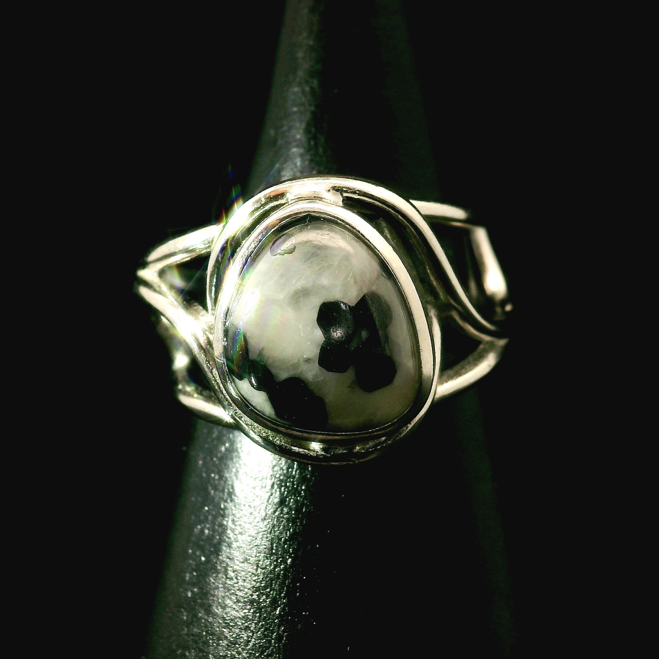 Willemite Cuff Ring 925 Silver for Creativity, Focus and Transformation