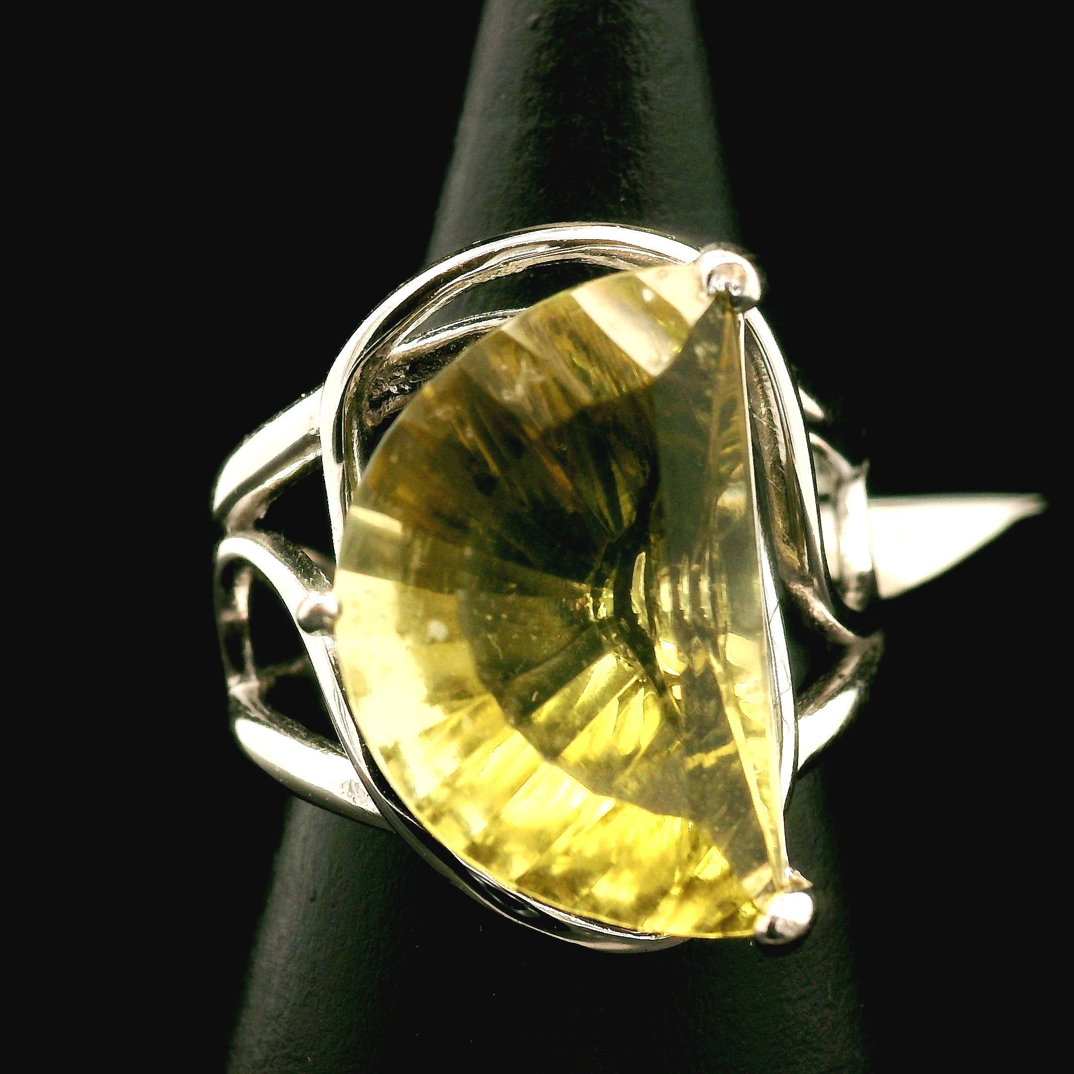 Lemon Quartz Moon Cuff Ring .925 Silver for Happiness and Positive Outlook