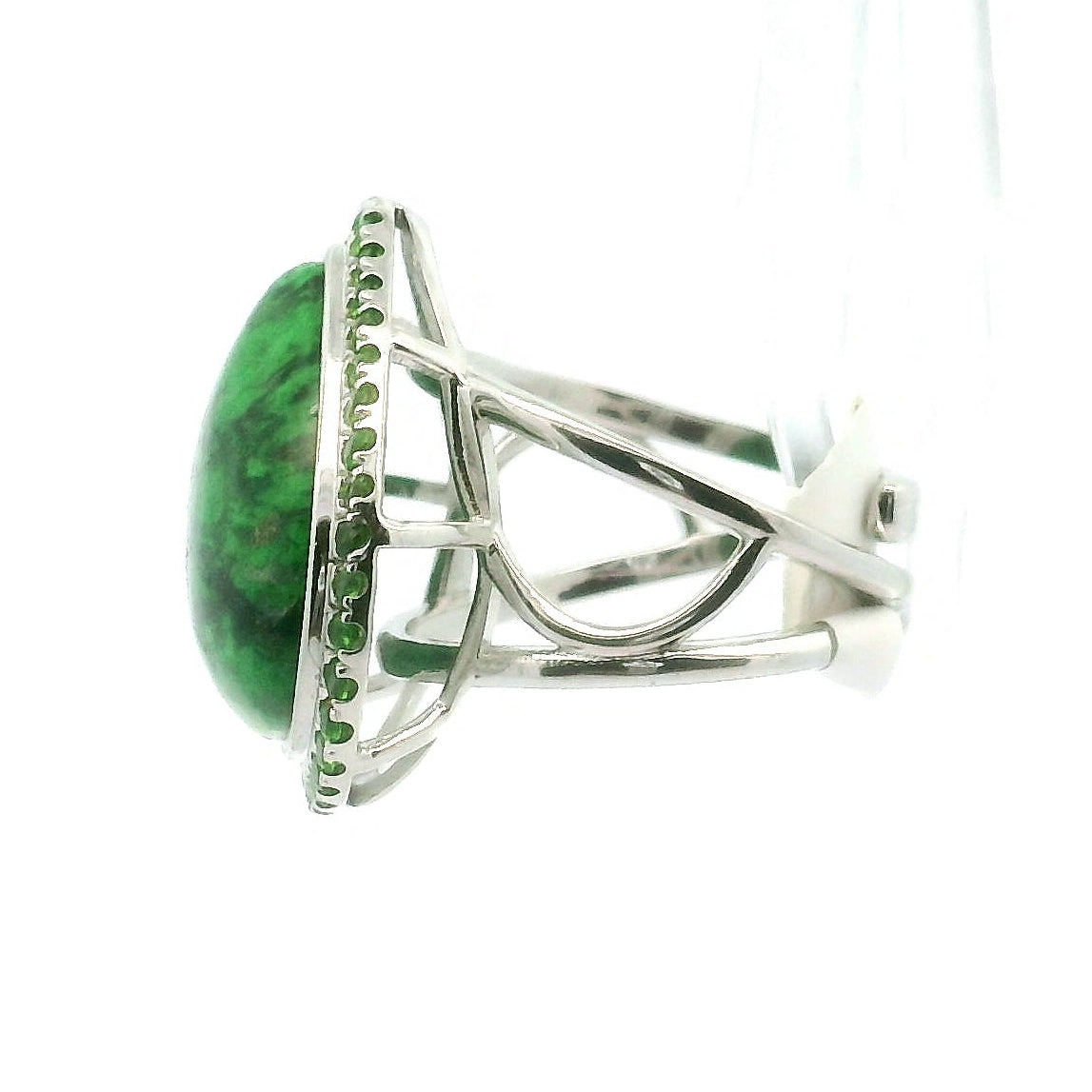 Maw Sit Sit with Chrome Diopside Pavé Cuff Ring .925 Silver for Attracting New Relationships and Opportunities