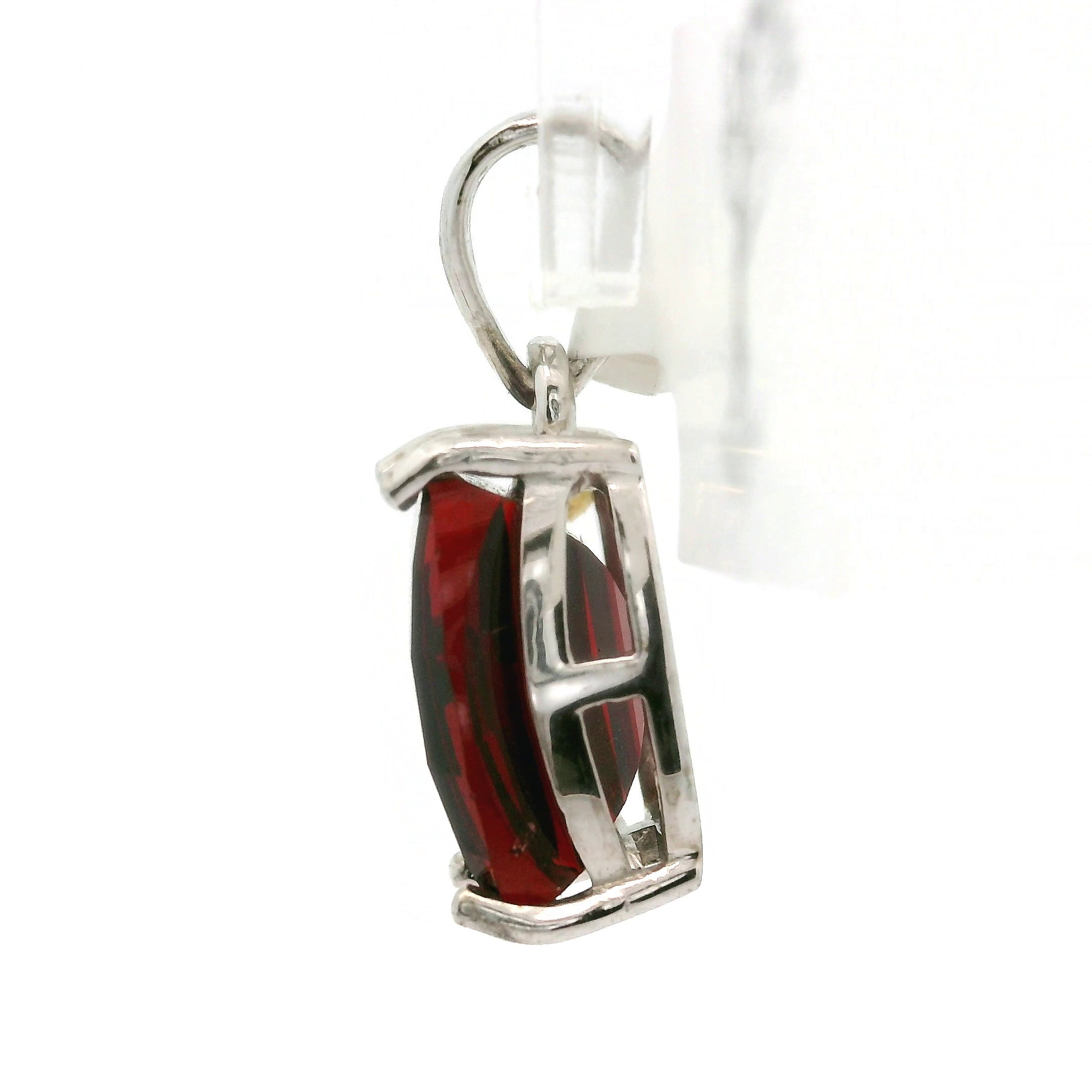 Garnet Pixel Cut Pendant .925 Silver for Strength and Universal Connection