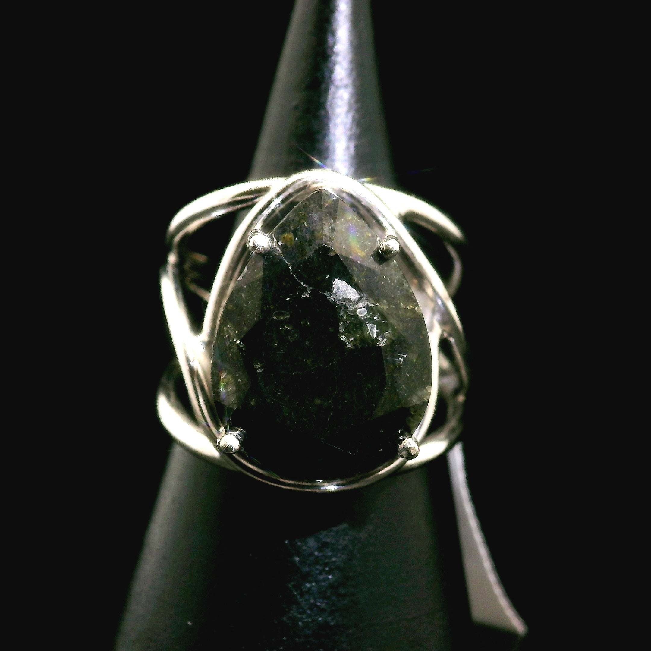 Kimberlite Cuff Ring 925 Silver for Grounding, Transformation and Alignment with Soul Mission