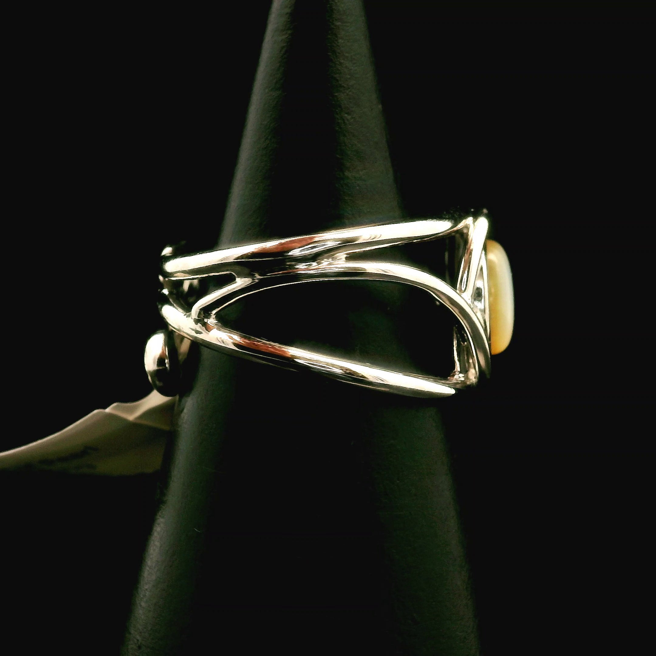 Mother of Pearl Midi Ring Cuff Adjustable Ring .925 Silver for Embracing your Feminine Power, Memory and Peace of Mind