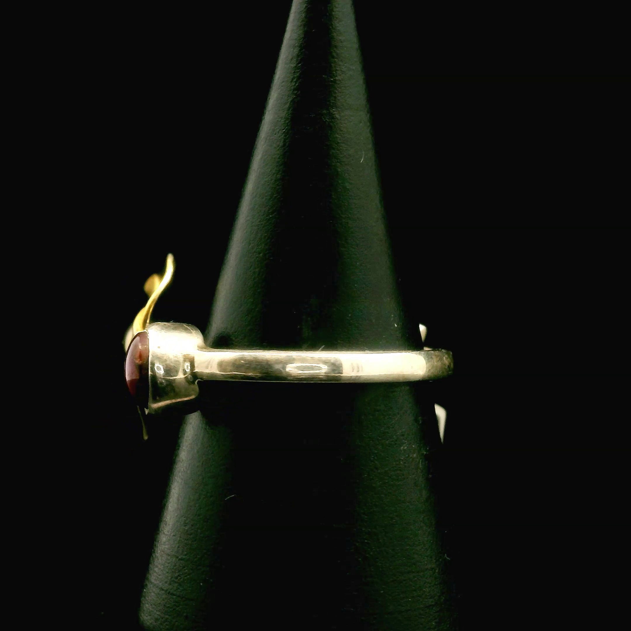 Star Ruby Bee Ring .925 Silver for Confidence, Empowerment, Passion and Success