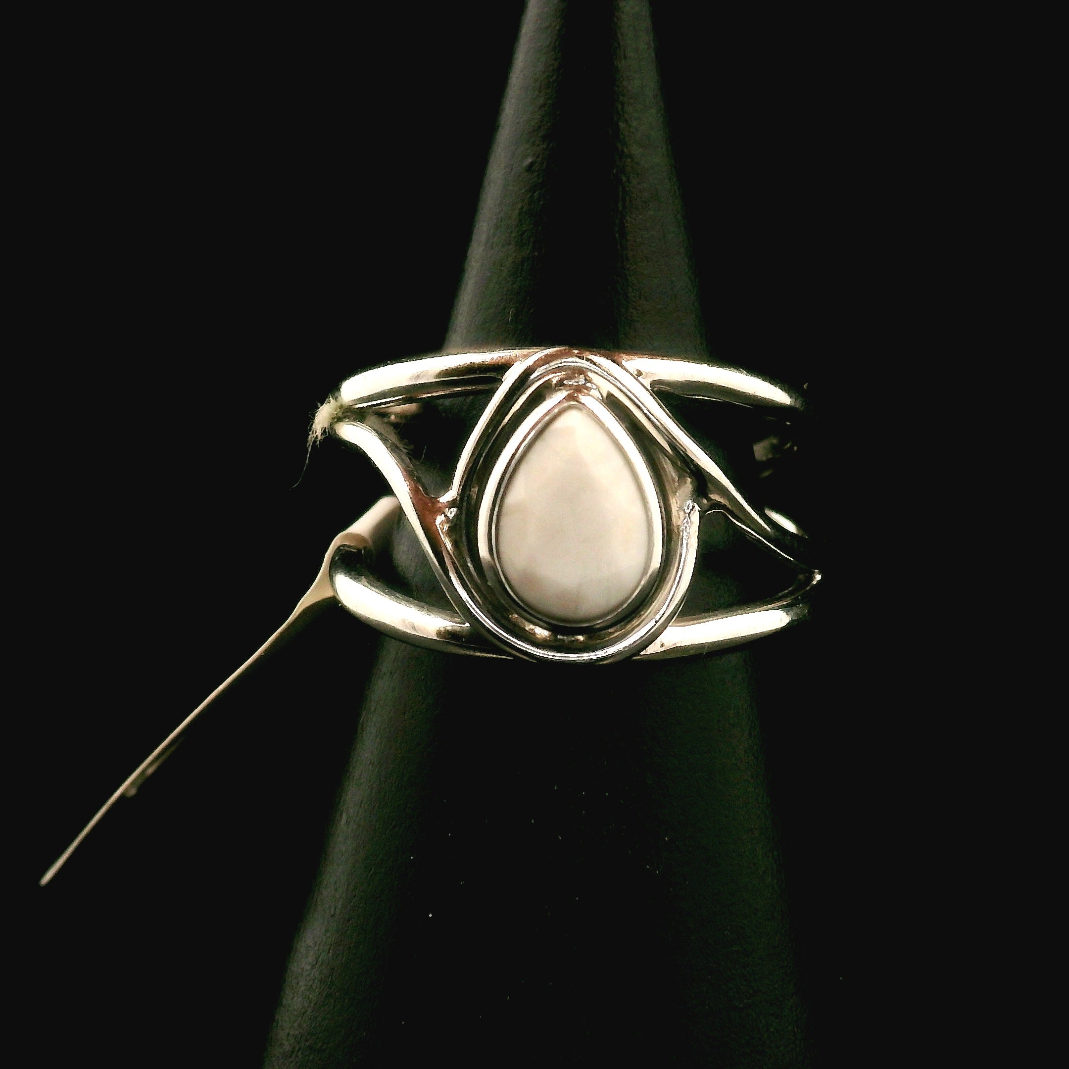 Howlite Faceted Midi Cuff Ring .925 Silver for Awareness, Calmness and Wisdom