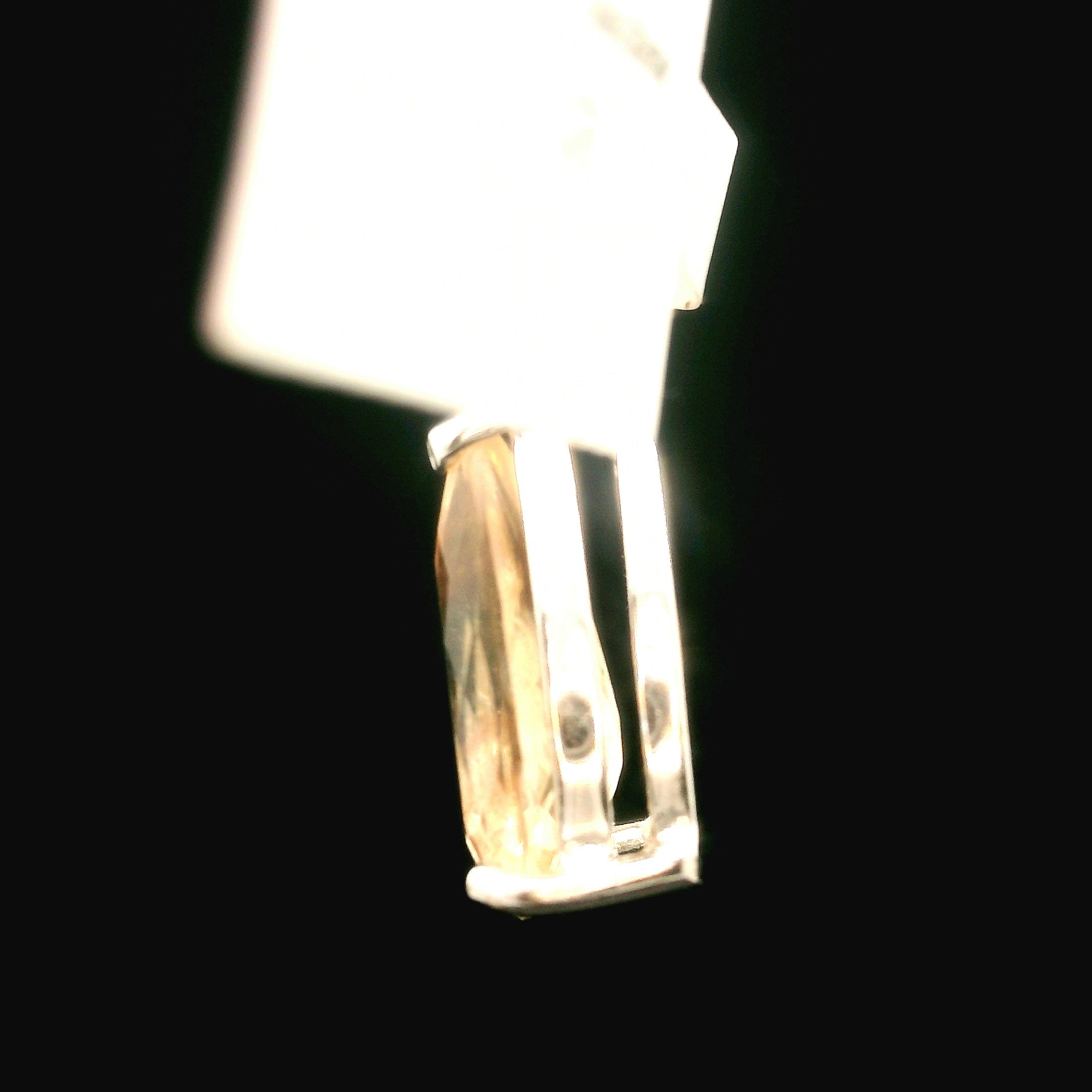 Oregon Sunstone Pendant .925 Silver for Confidence and Strength