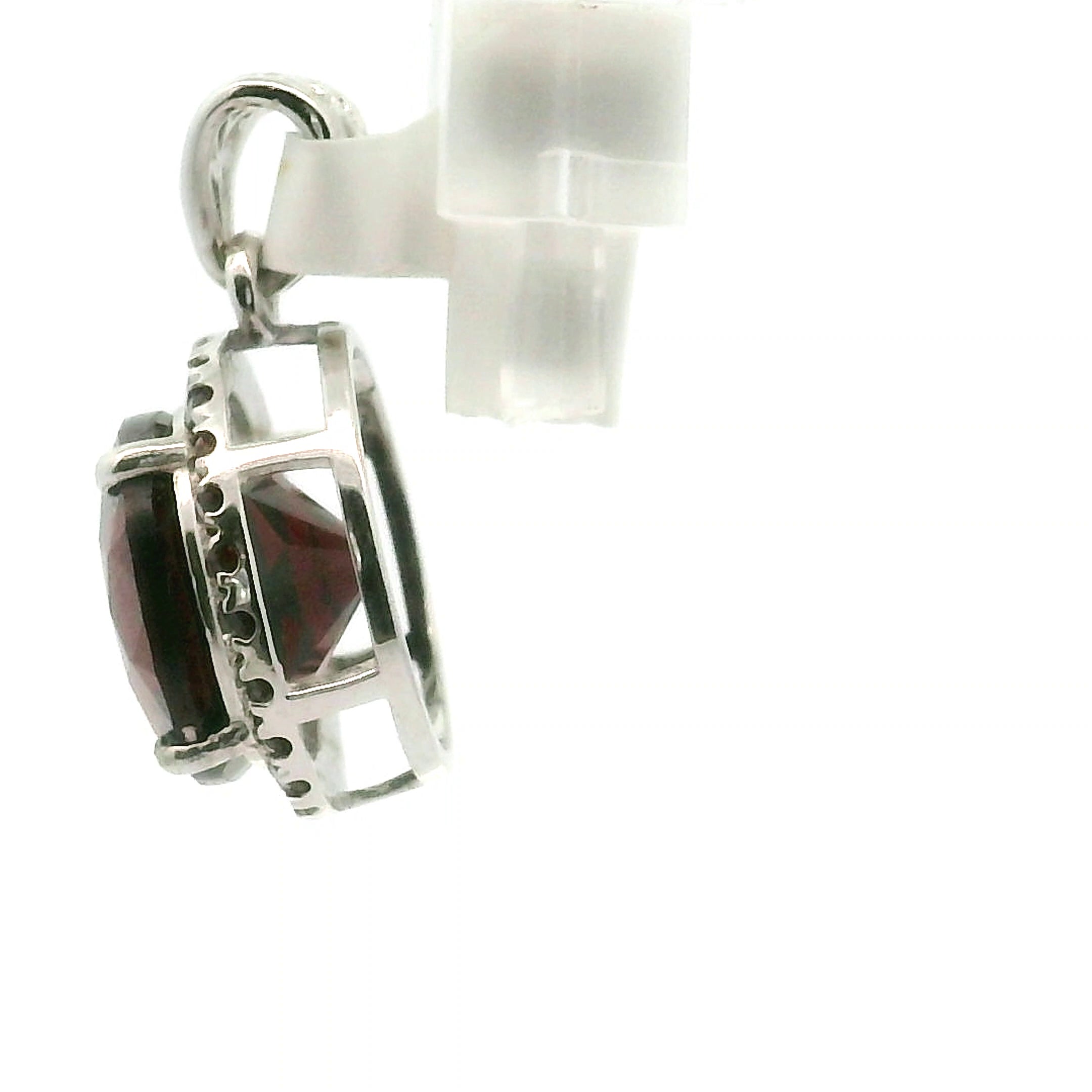 Garnet Pavé Pendant .925 Silver for Strength and Universal Connection