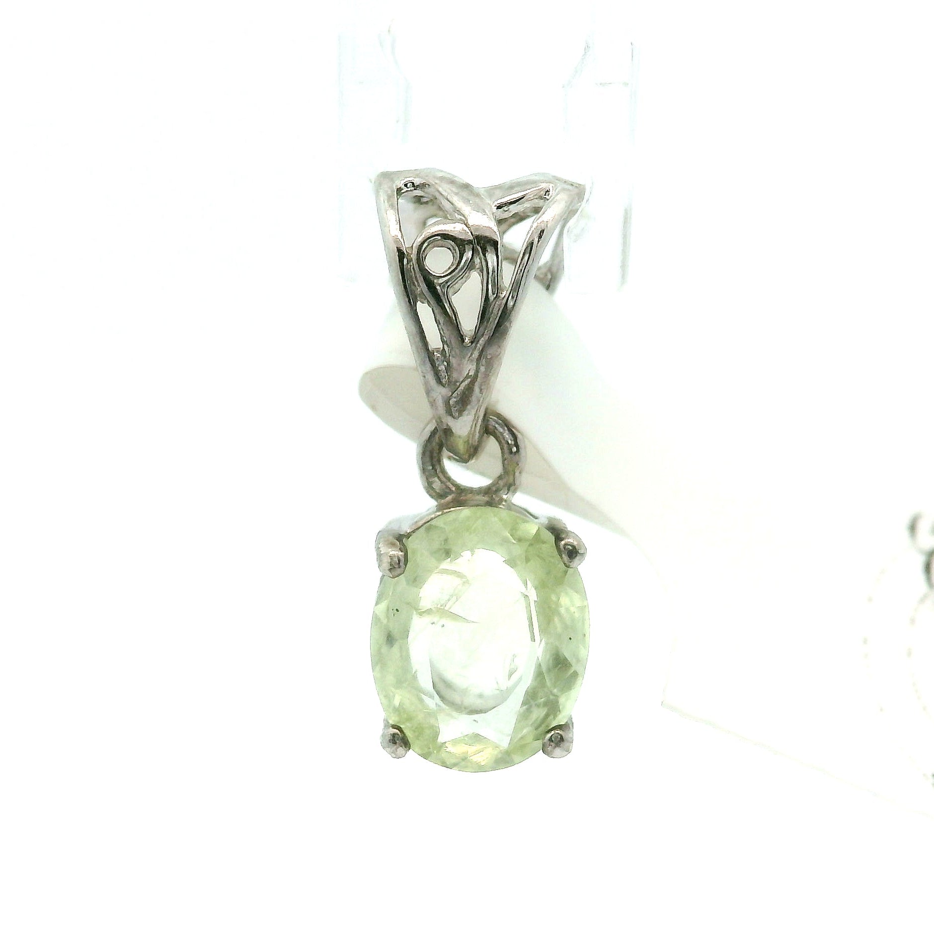 Montana Sapphire Pendant .925 Sterling Silver for Dream-work and Self-Discipline