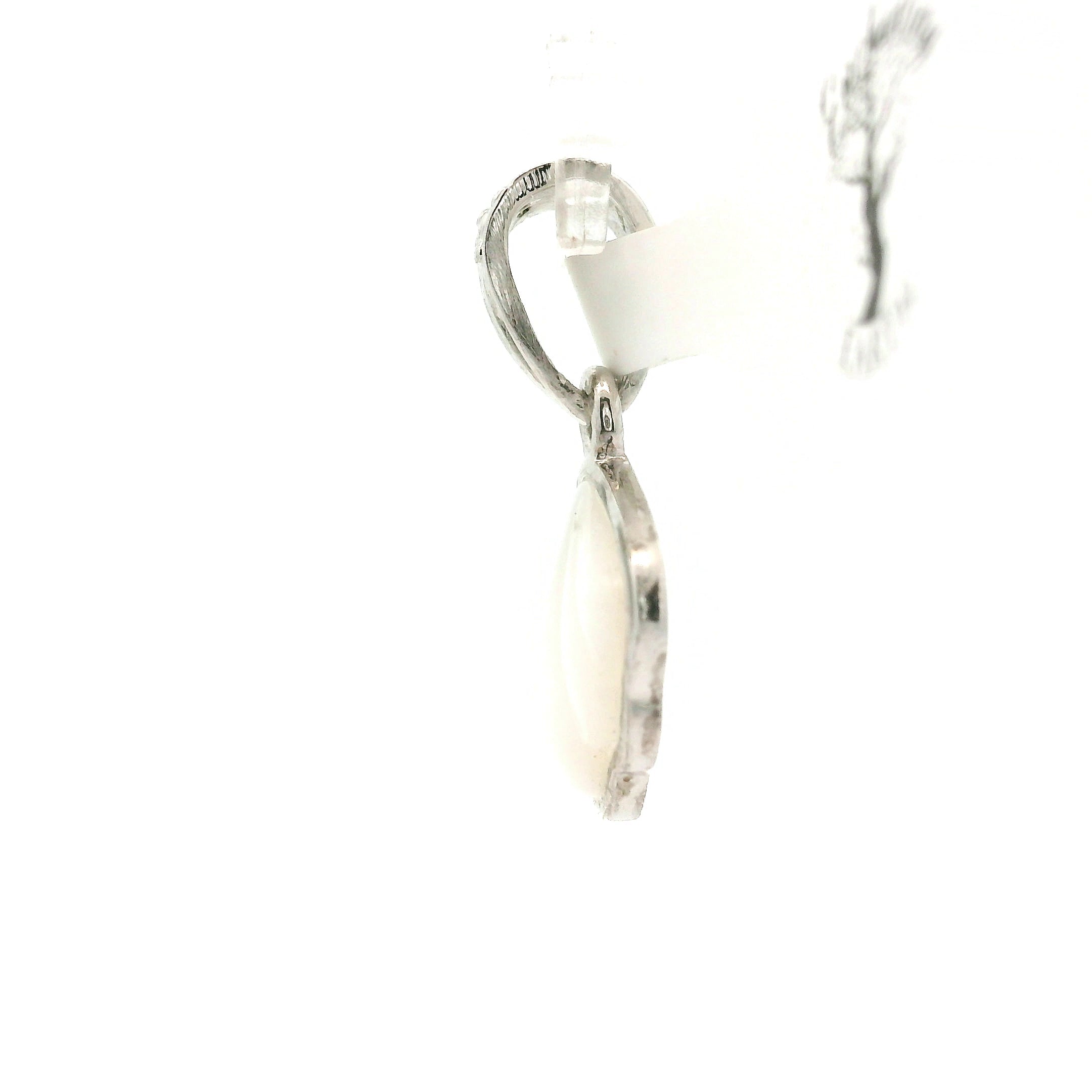 Mother of Pearl Seashell Pendant .925 Silver for Embracing your Feminine Power, Memory and Peace of Mind