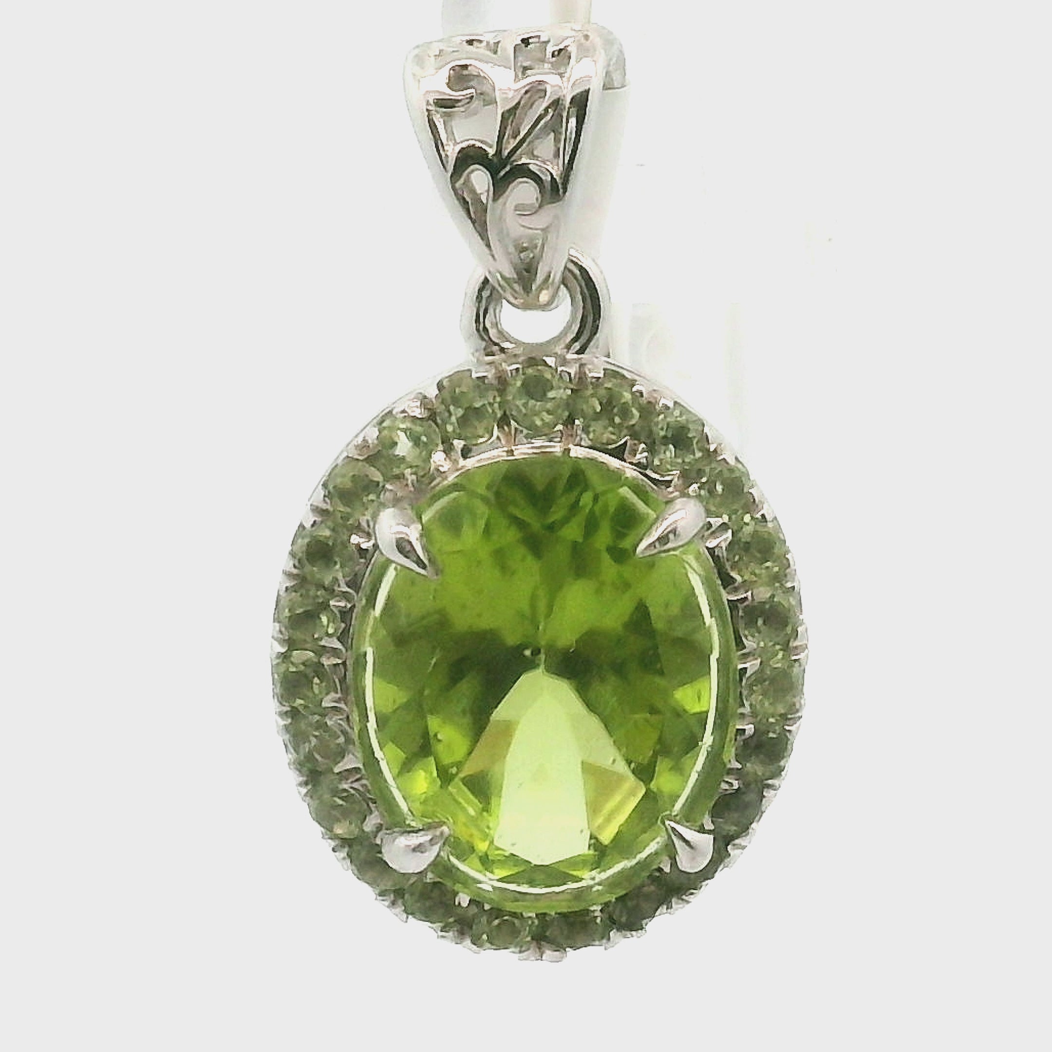Peridot Pavé Pendant .925 Silver for Self-Compassion and a Deeper Connection to Nature