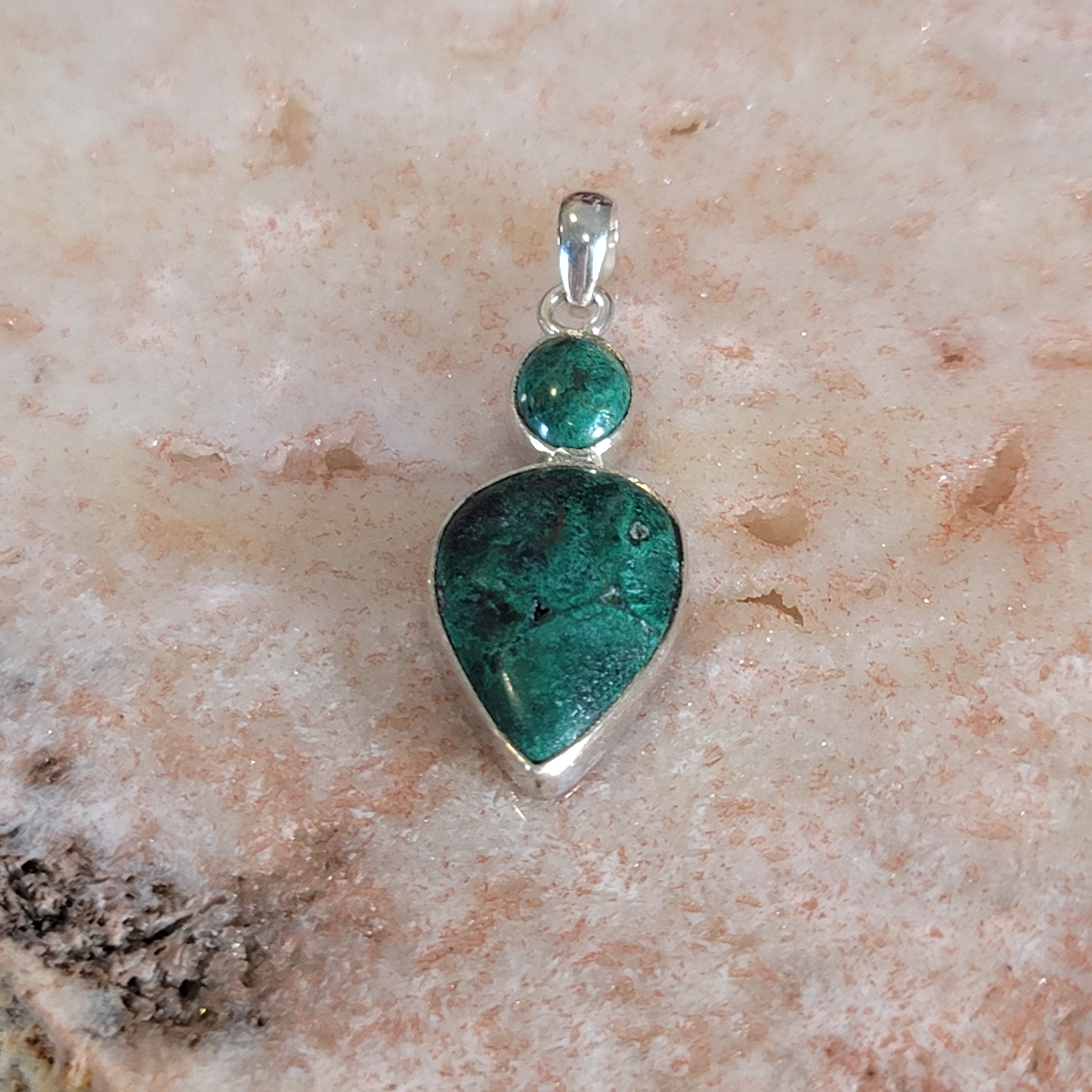 Malachite Pendant .925 Silver for Embracing Divine Feminine Power and Healing