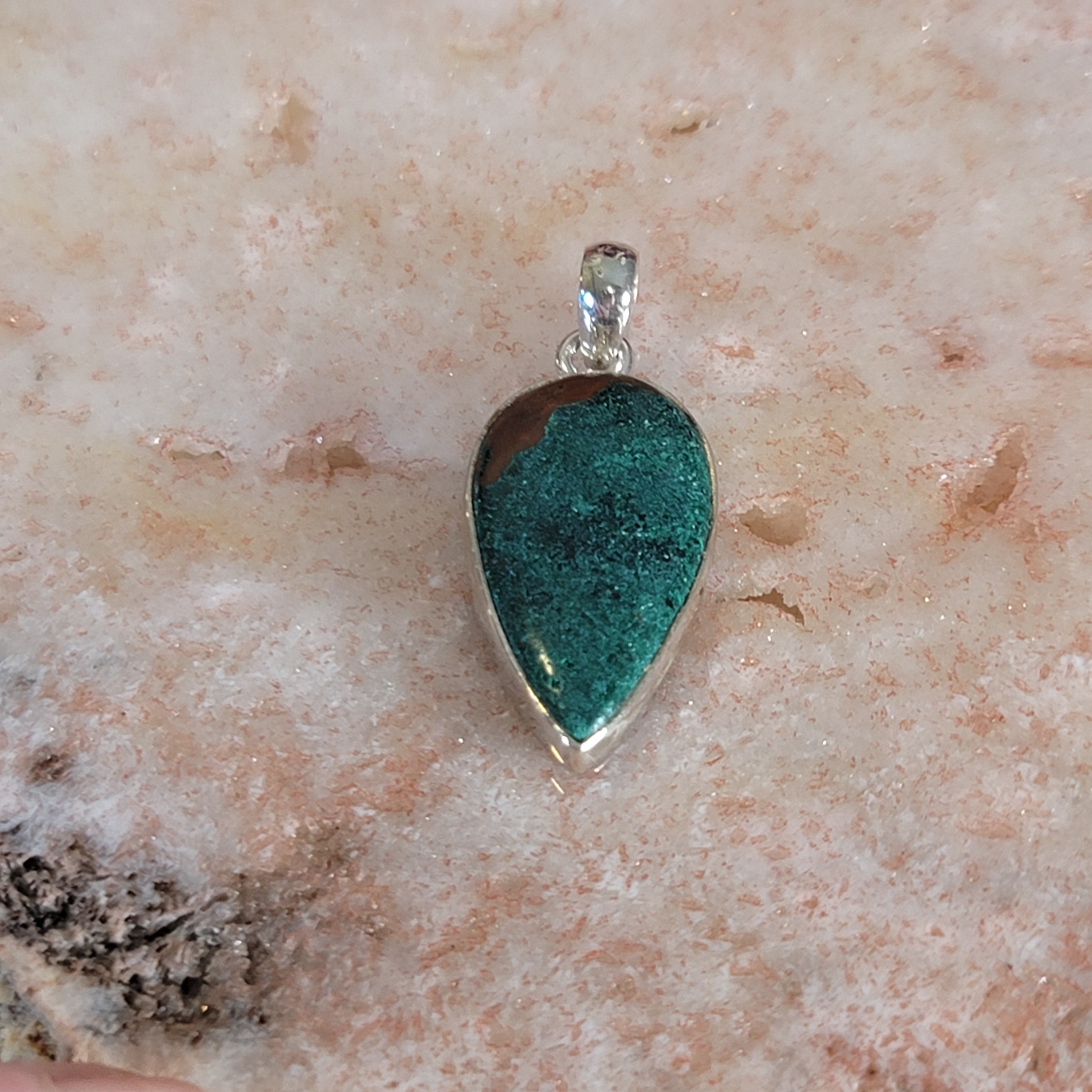 Malachite Pendant .925 Silver for Embracing Divine Feminine Power and Healing