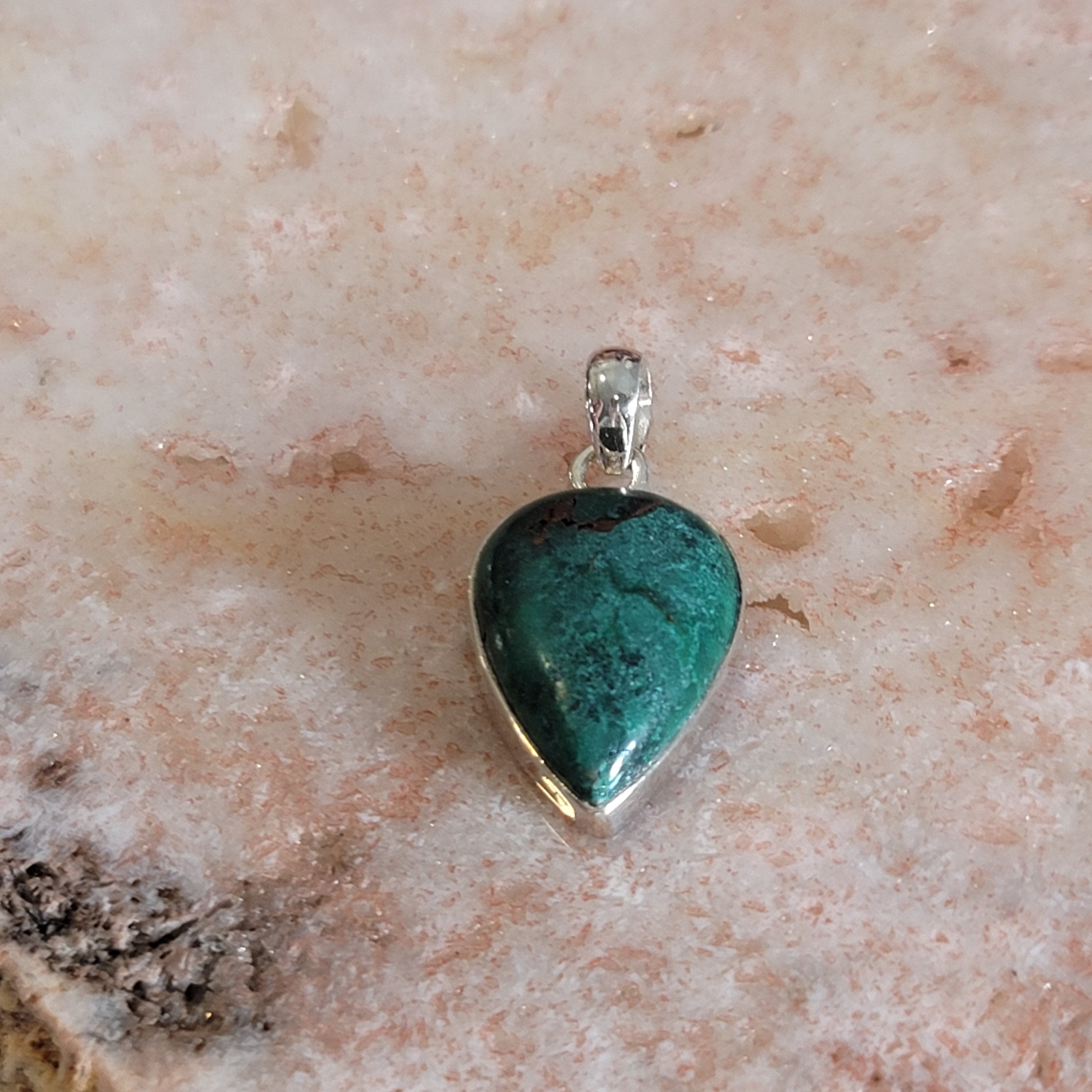 Malachite Pendant .925 Silver for Embracing Divine Feminine Power and Healing