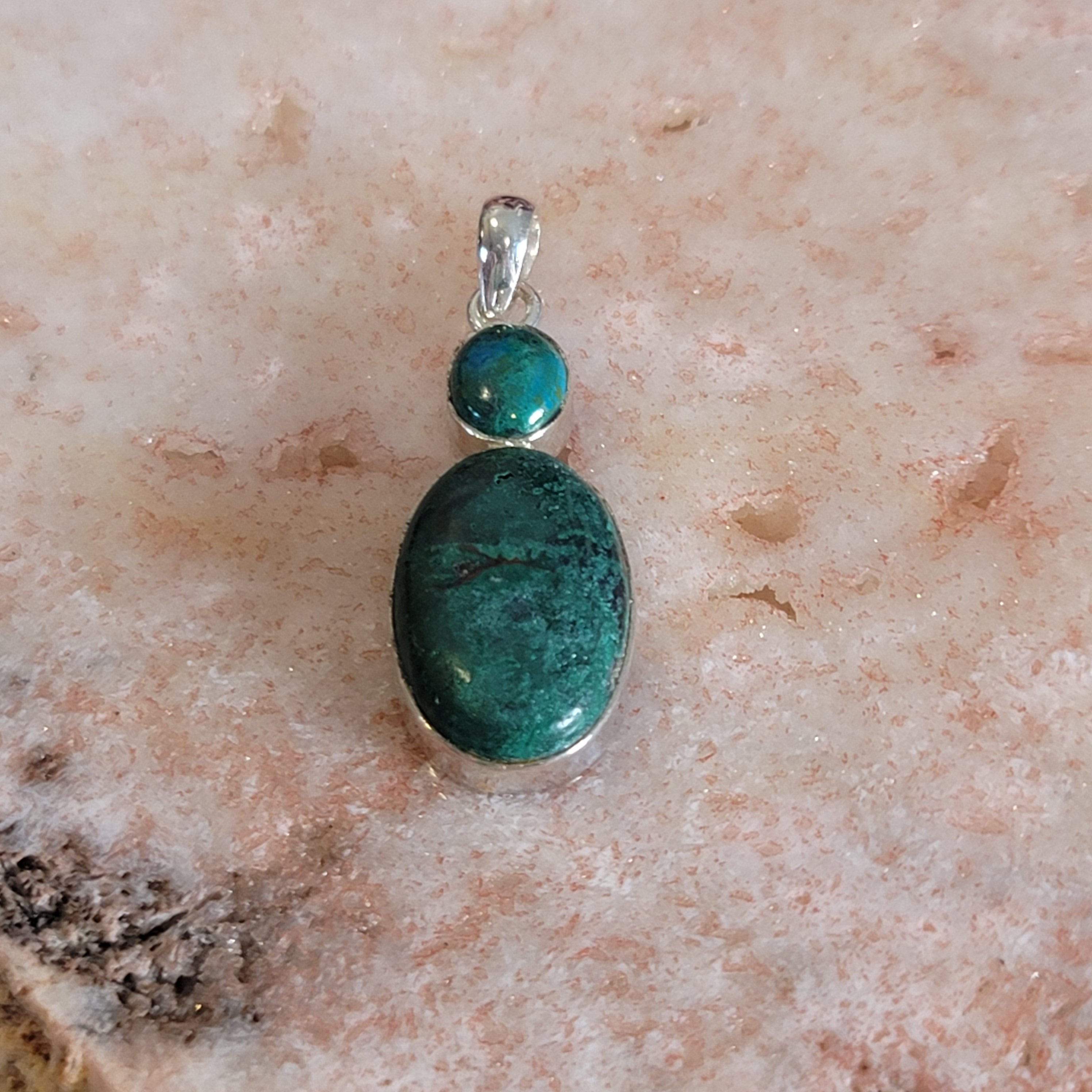 Malachite Pendant .925 Silver for Embracing Divine Feminine Power and Healing