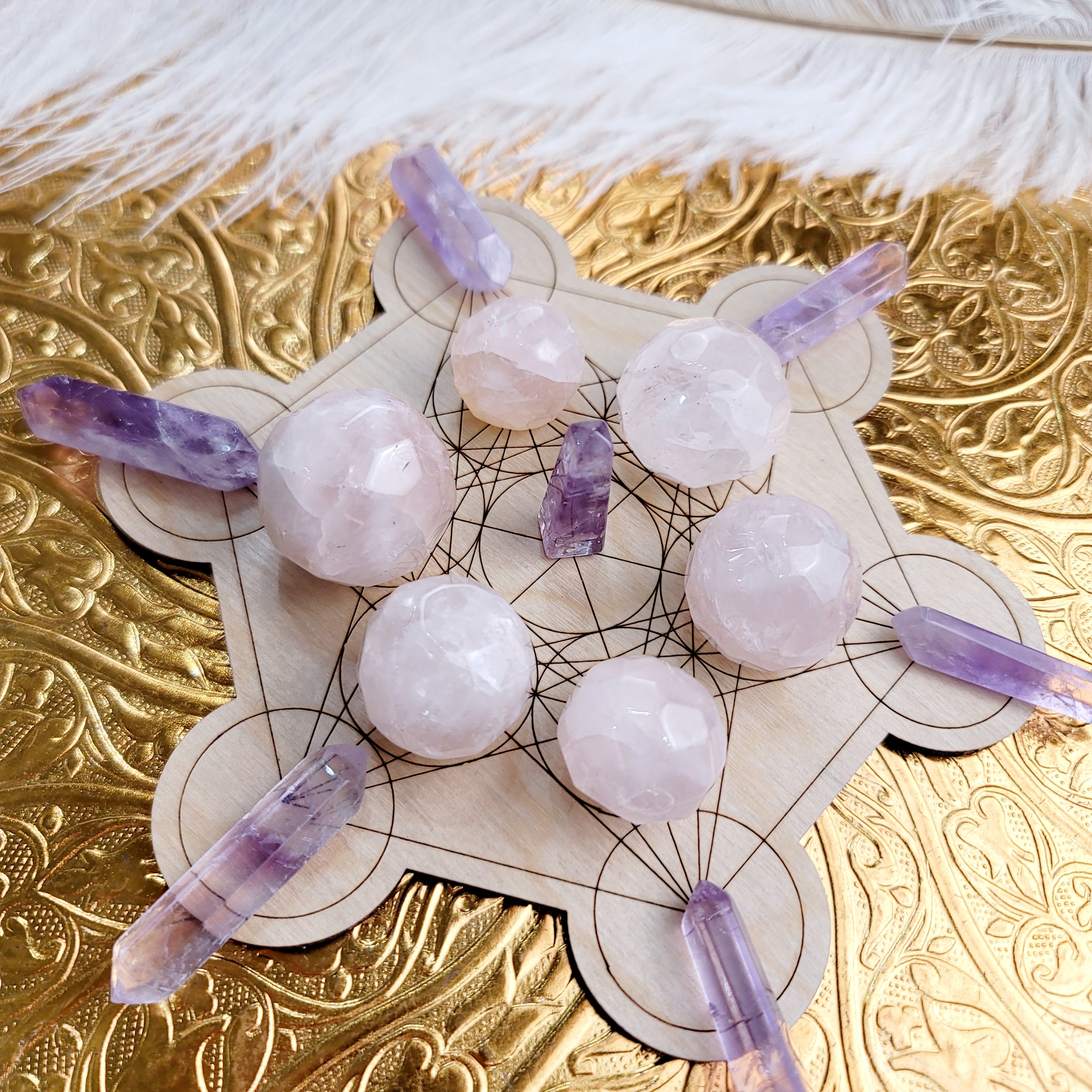 Self Love Goddess Crystal Grid Set with Rose Quartz and Amethyst for Cleansing Your Aura, Goddess Vitality Energy and Self Love Worship