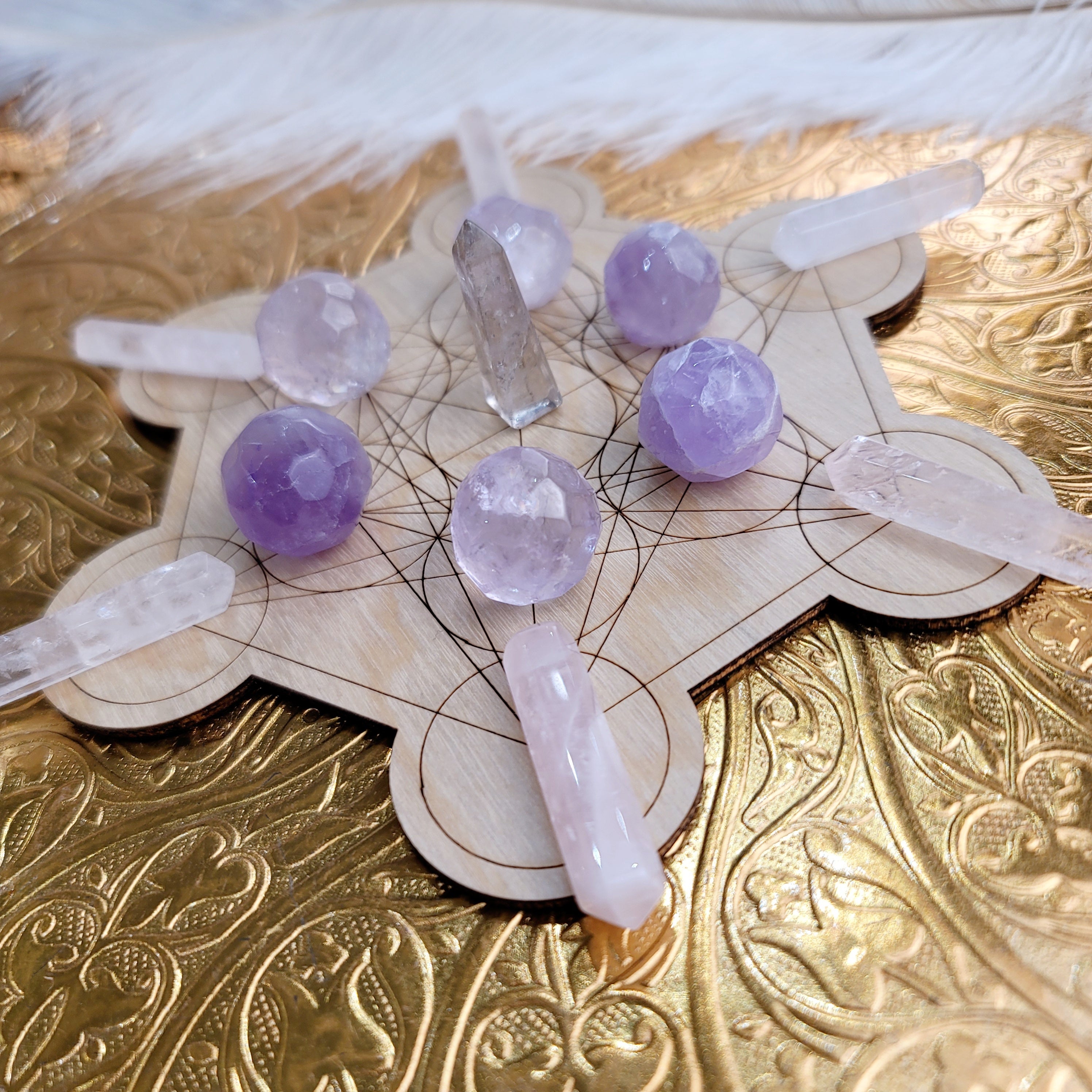 Energy Protection Manifesting Crystal Grid with Rose Quartz and Amethyst for Manifesting, Goddess Vitality Energy and Purifying your Aura